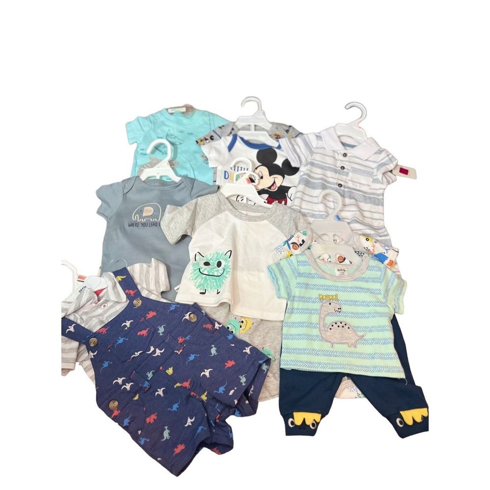 Baby boy 0-3 month casual clothing. Brand new never worn! 7 piece.